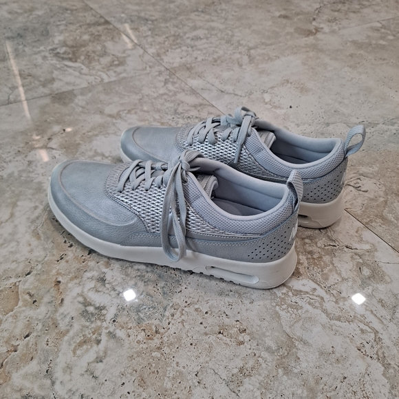 Women's Nike Air Max Thea Premium Metallic Sz 8 - Picture 3 of 7